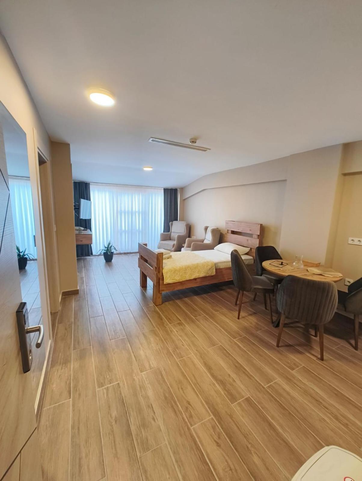 Majestik Hotel Istanbul Exteriör bild