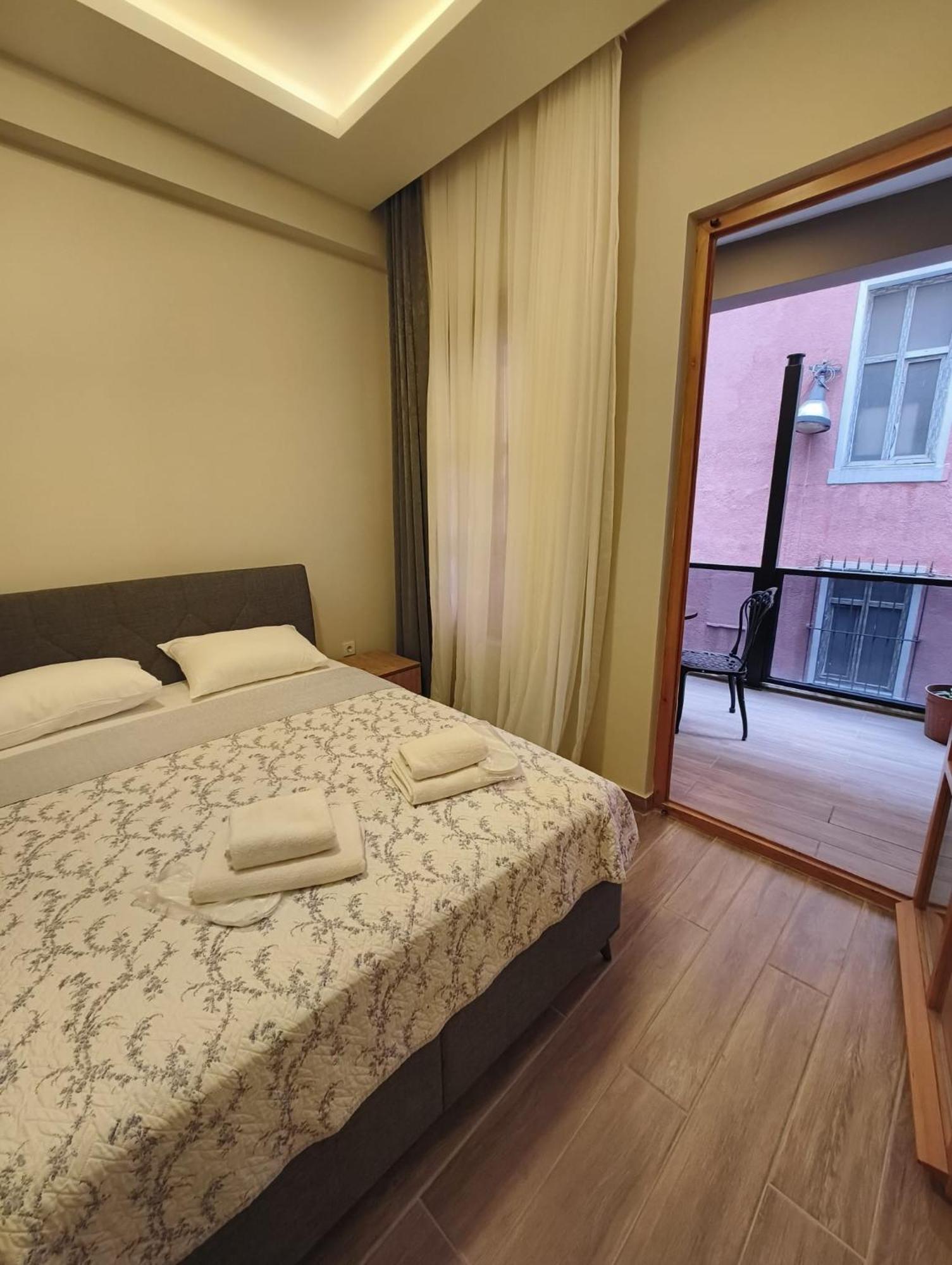 Majestik Hotel Istanbul Exteriör bild