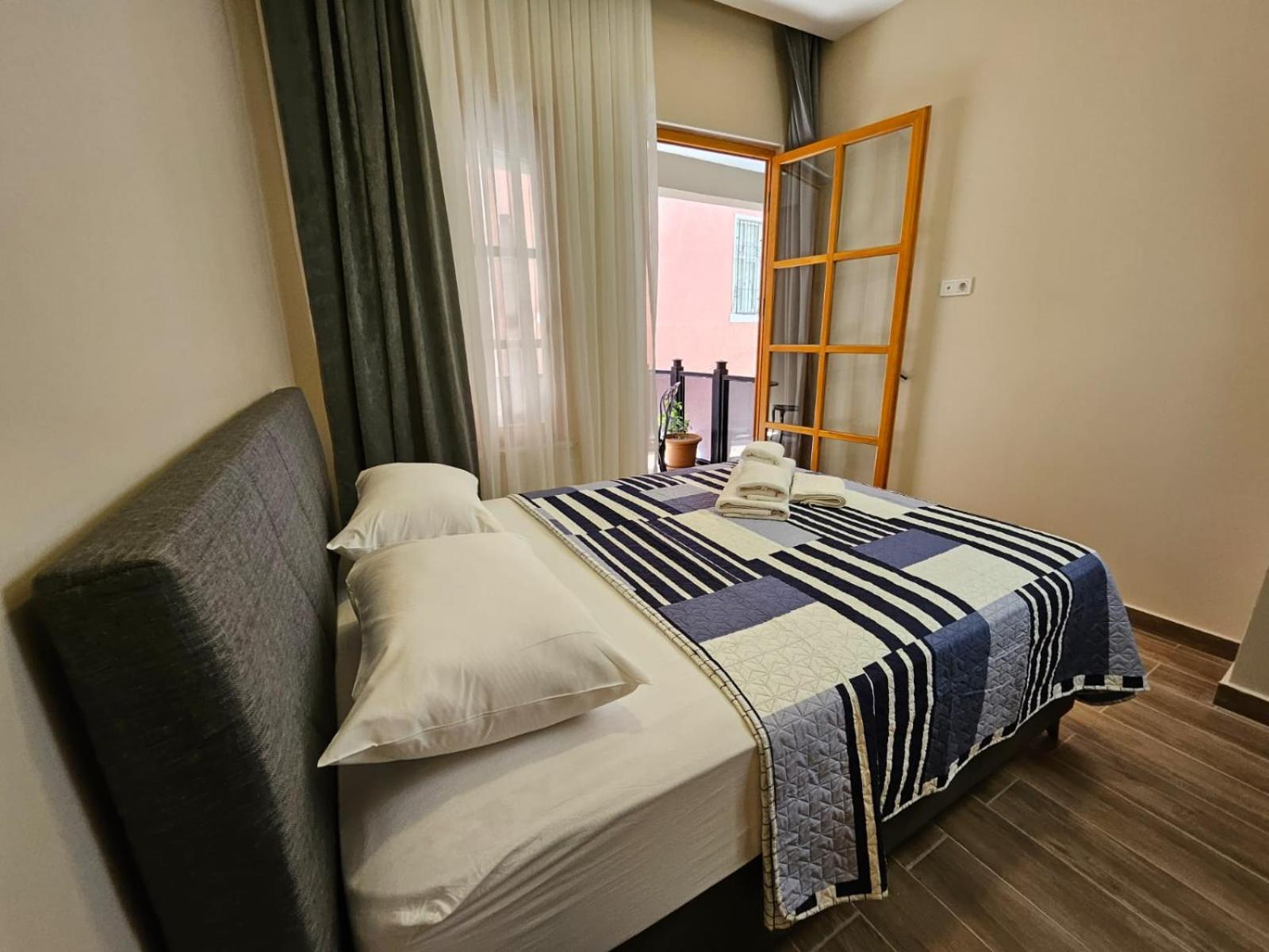 Majestik Hotel Istanbul Exteriör bild
